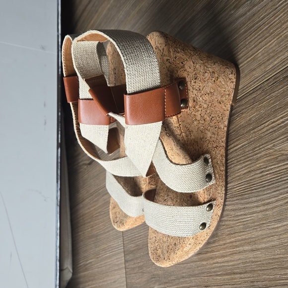 NWOT Lucky Brand Marla Cork Wedge Sandals - Picture 3 of 9